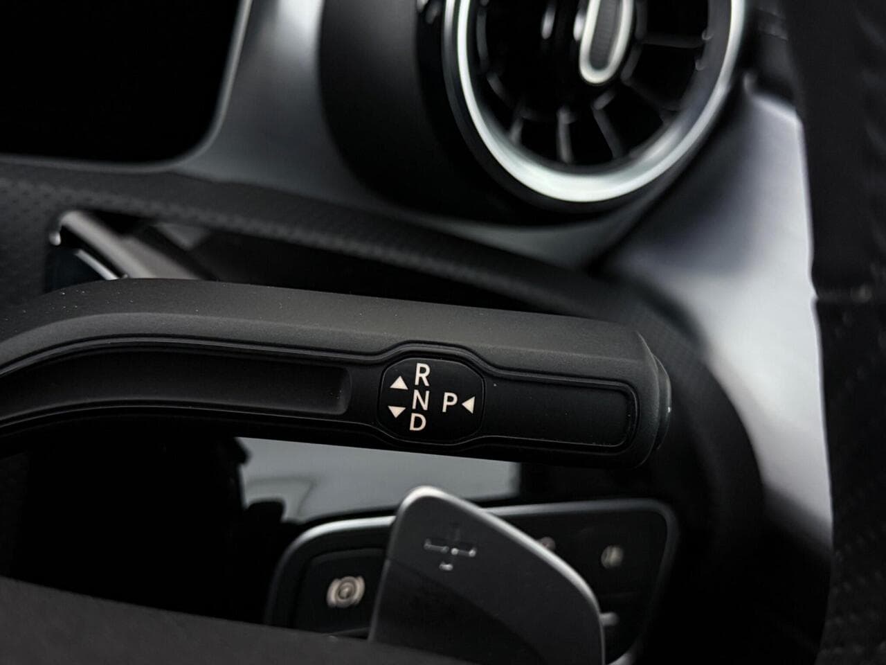 Mercedes-Benz CLA thumbnail Misc Controls