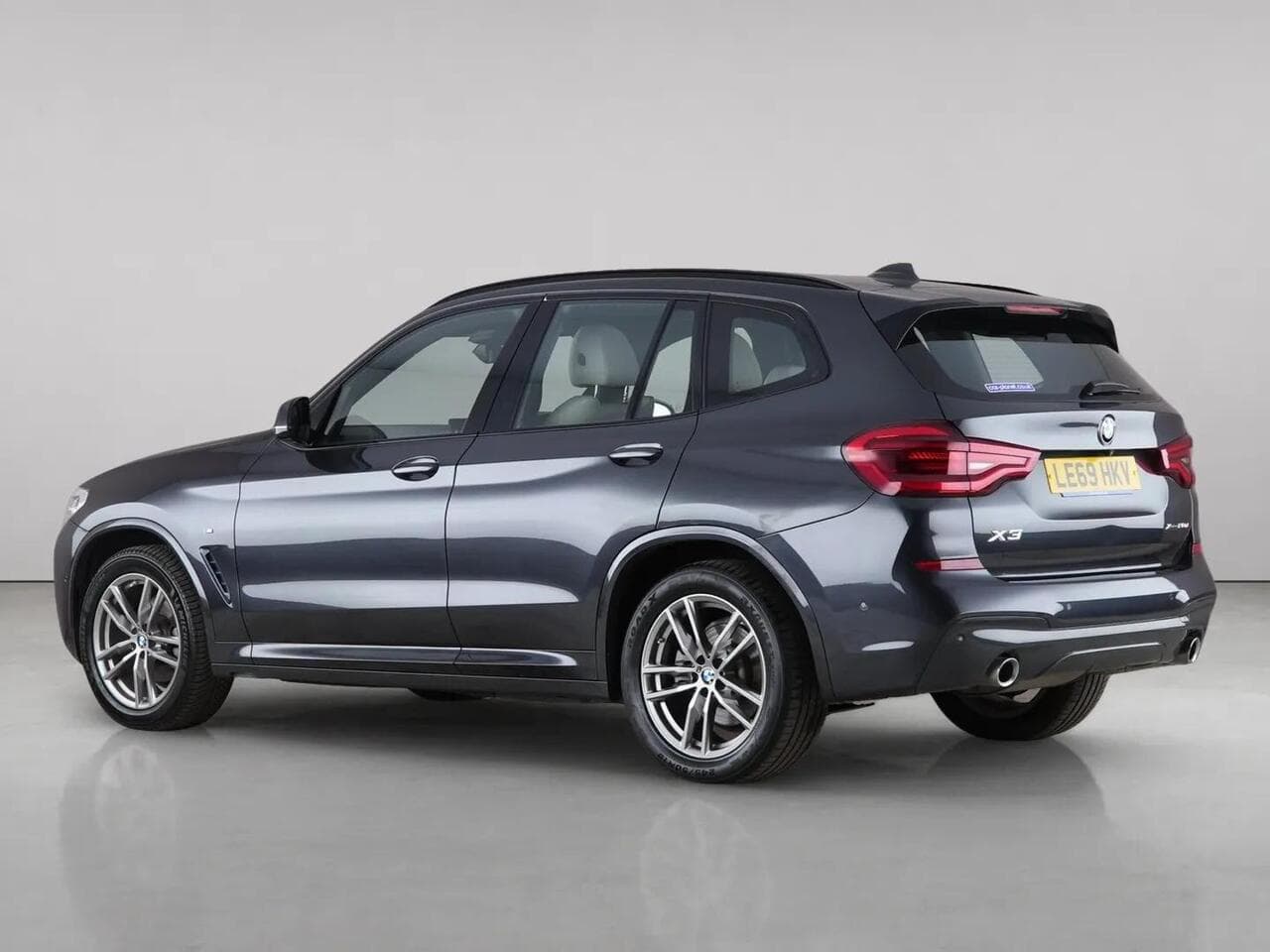 BMW X3 thumbnail Rear Left
