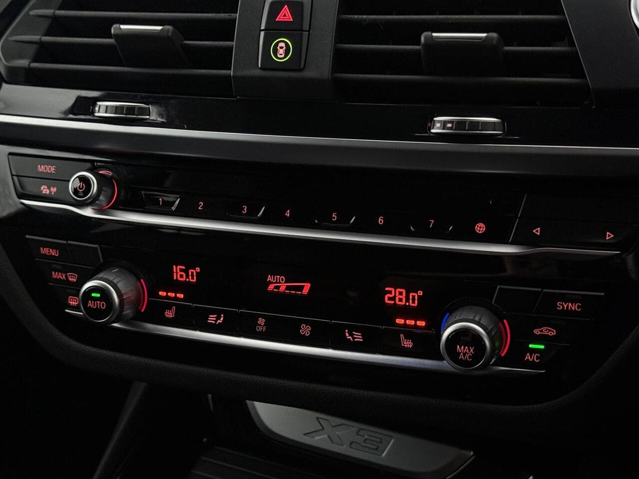 BMW X3 thumbnail Infotainment System