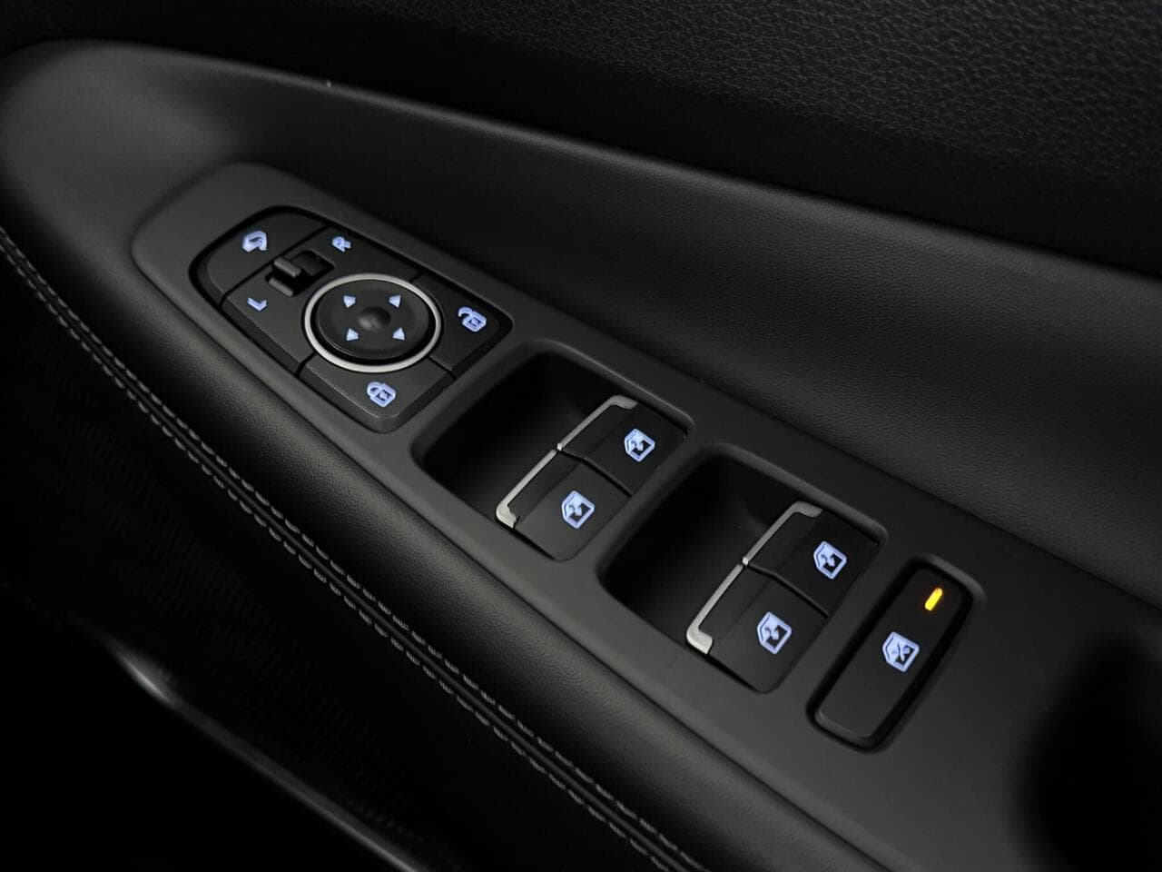 Hyundai Santa Fe thumbnail Misc Controls