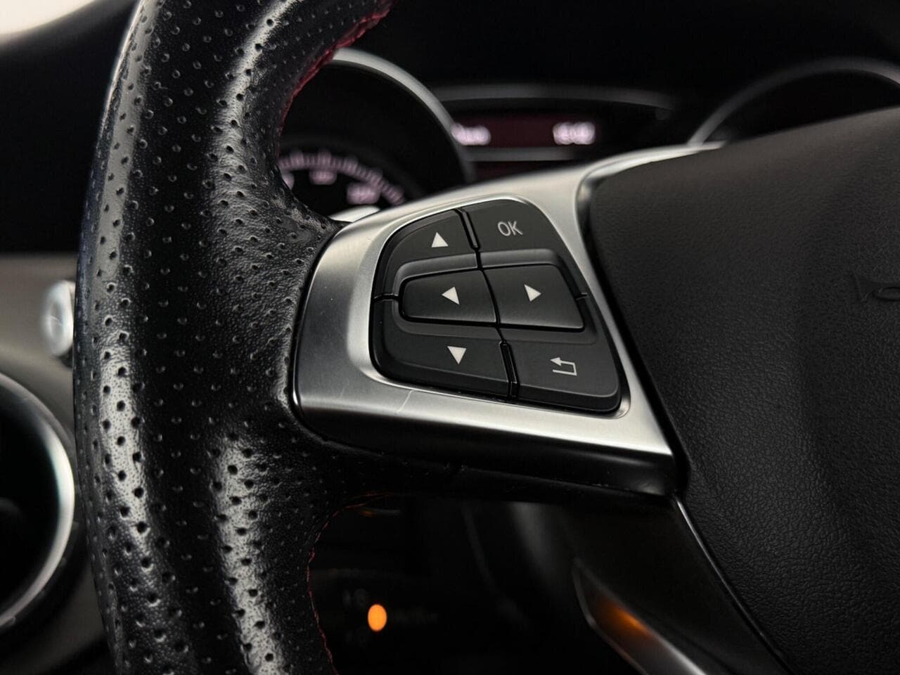 Mercedes-Benz CLA thumbnail Misc Controls