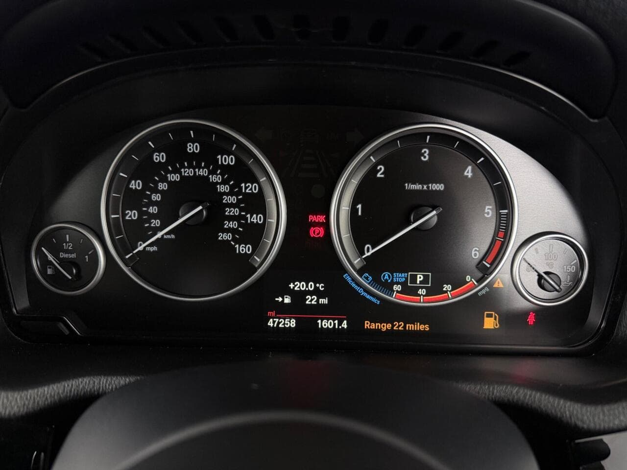 BMW X4 thumbnail Driver Instruments