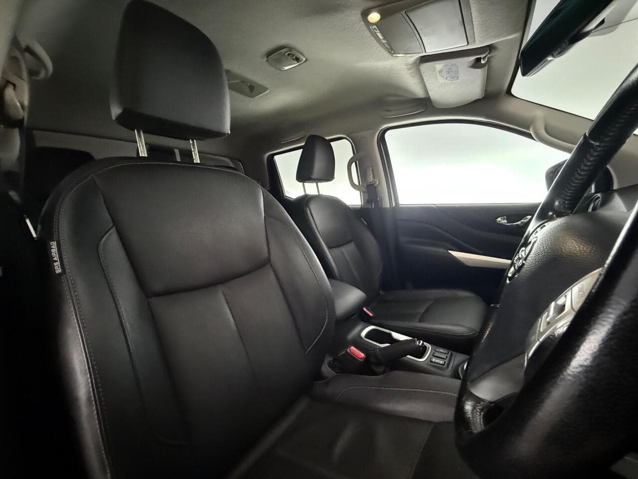 Nissan Navara thumbnail Seat Driver