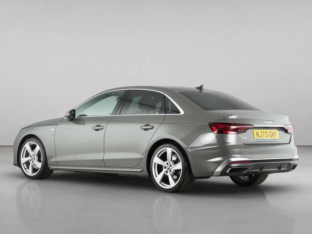 Audi A4 thumbnail Rear Left