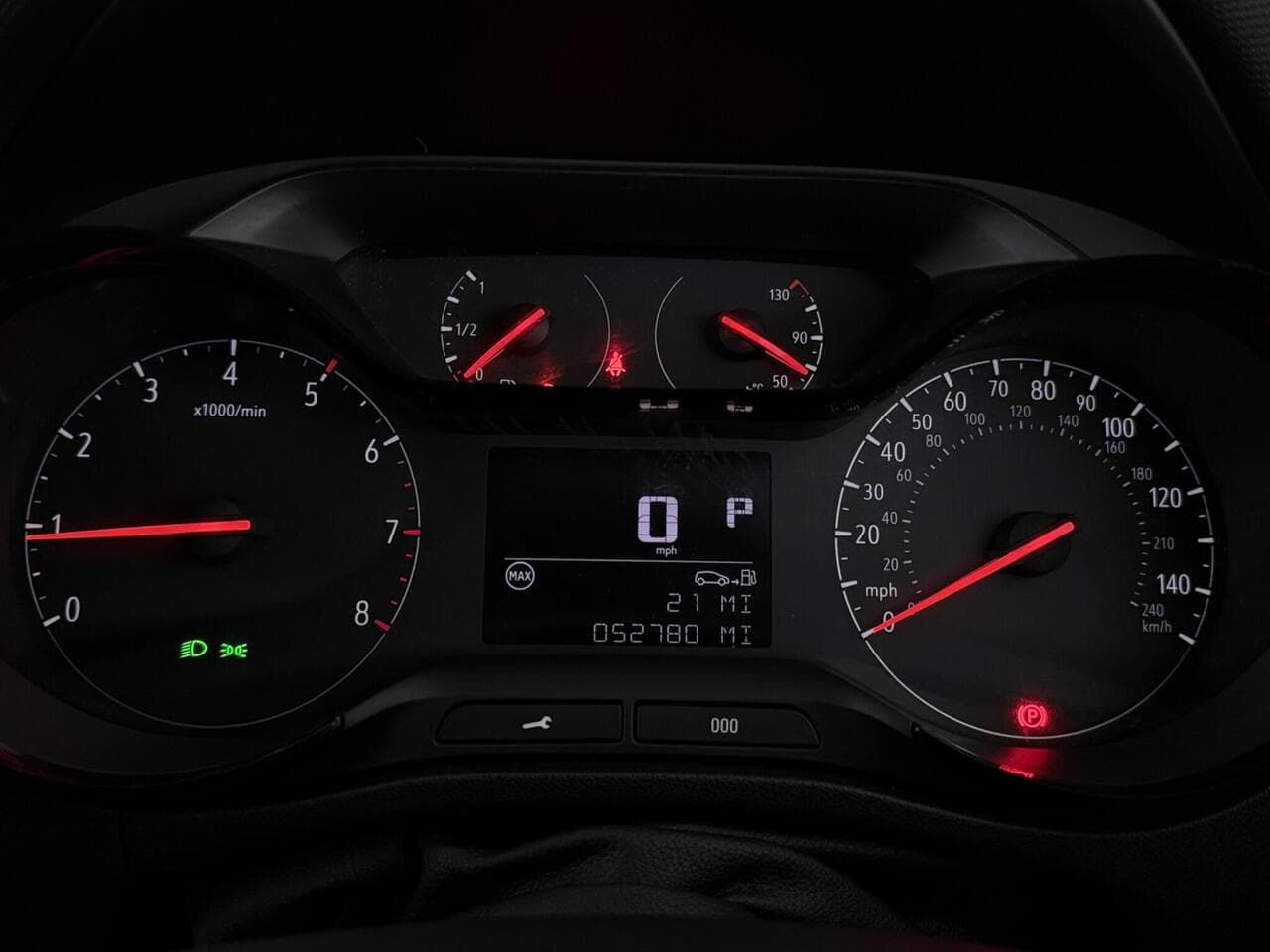 Vauxhall Crossland X thumbnail Driver Instruments