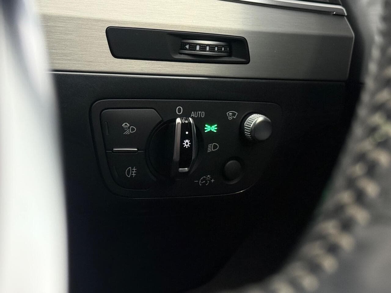 Audi Q7 thumbnail Misc Controls