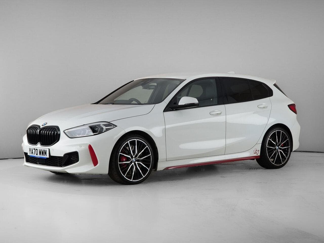BMW 1 Series thumbnail Front Left