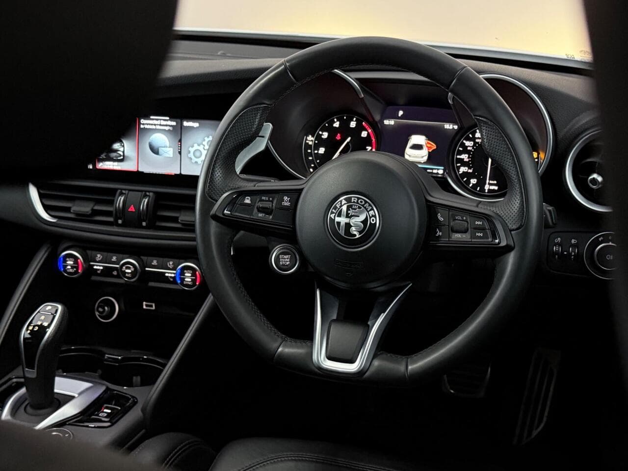 Alfa Romeo Giulia thumbnail Steering Wheel