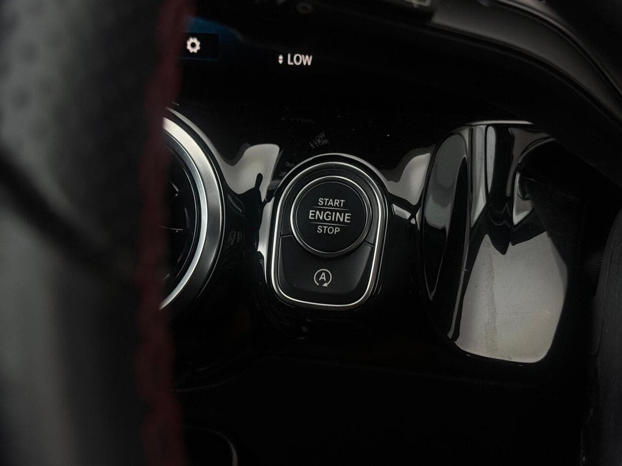 Mercedes-Benz GLA thumbnail Misc Controls