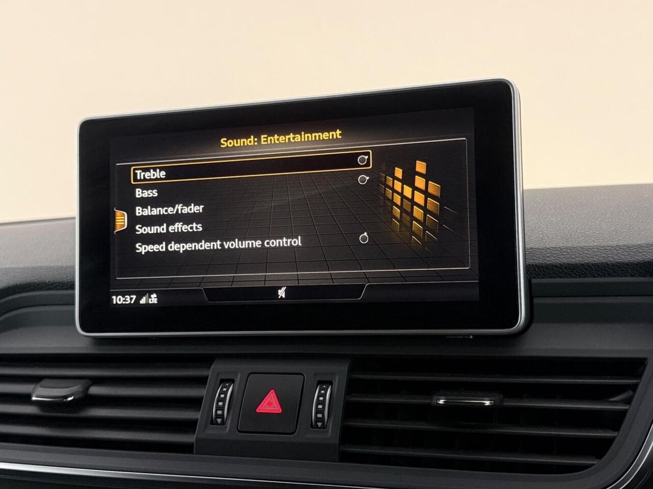 Audi Q5 thumbnail Infotainment System