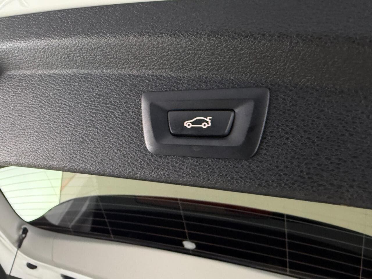 BMW X2 thumbnail Misc Controls