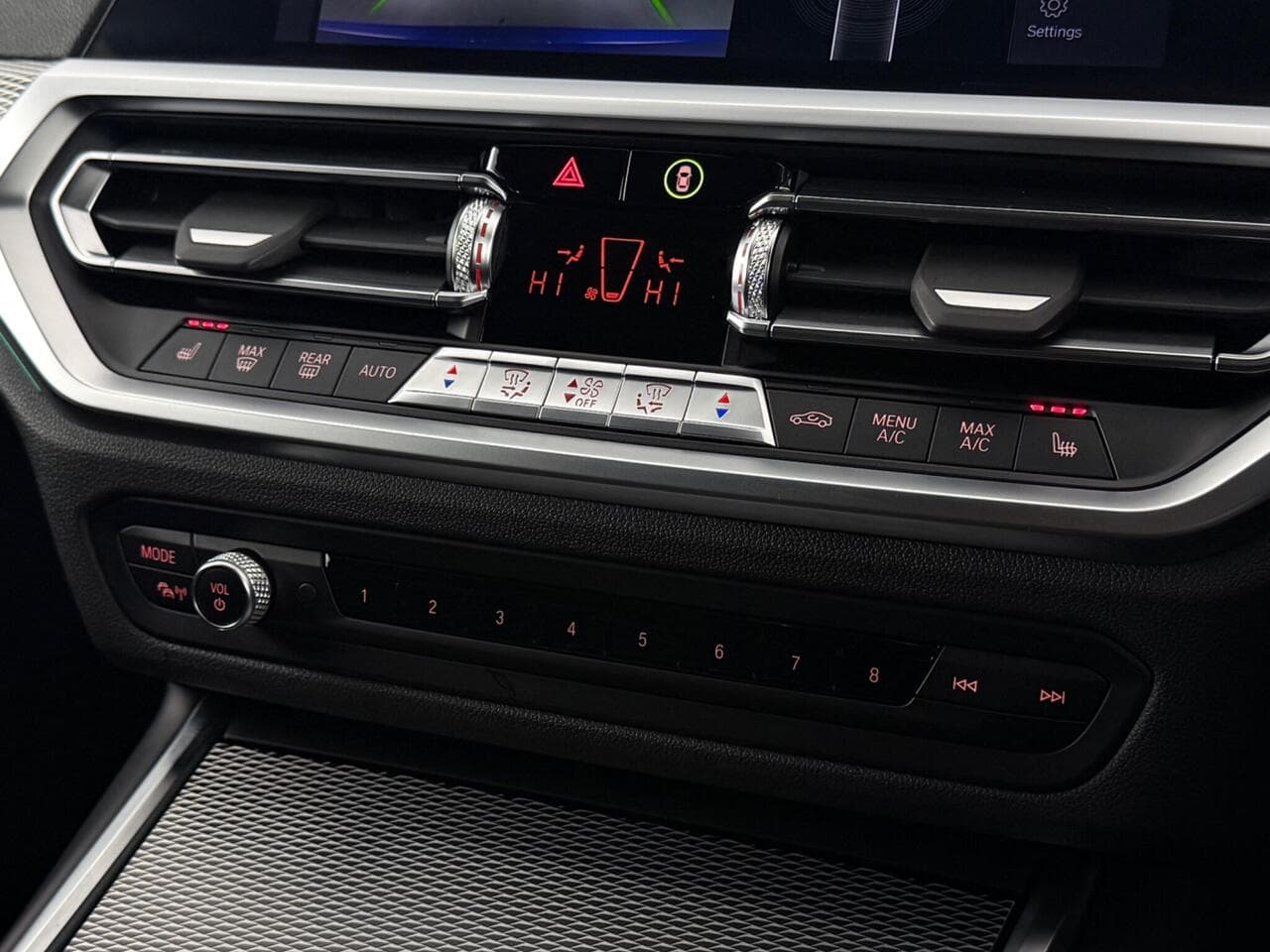 BMW 3 Series thumbnail Infotainment System