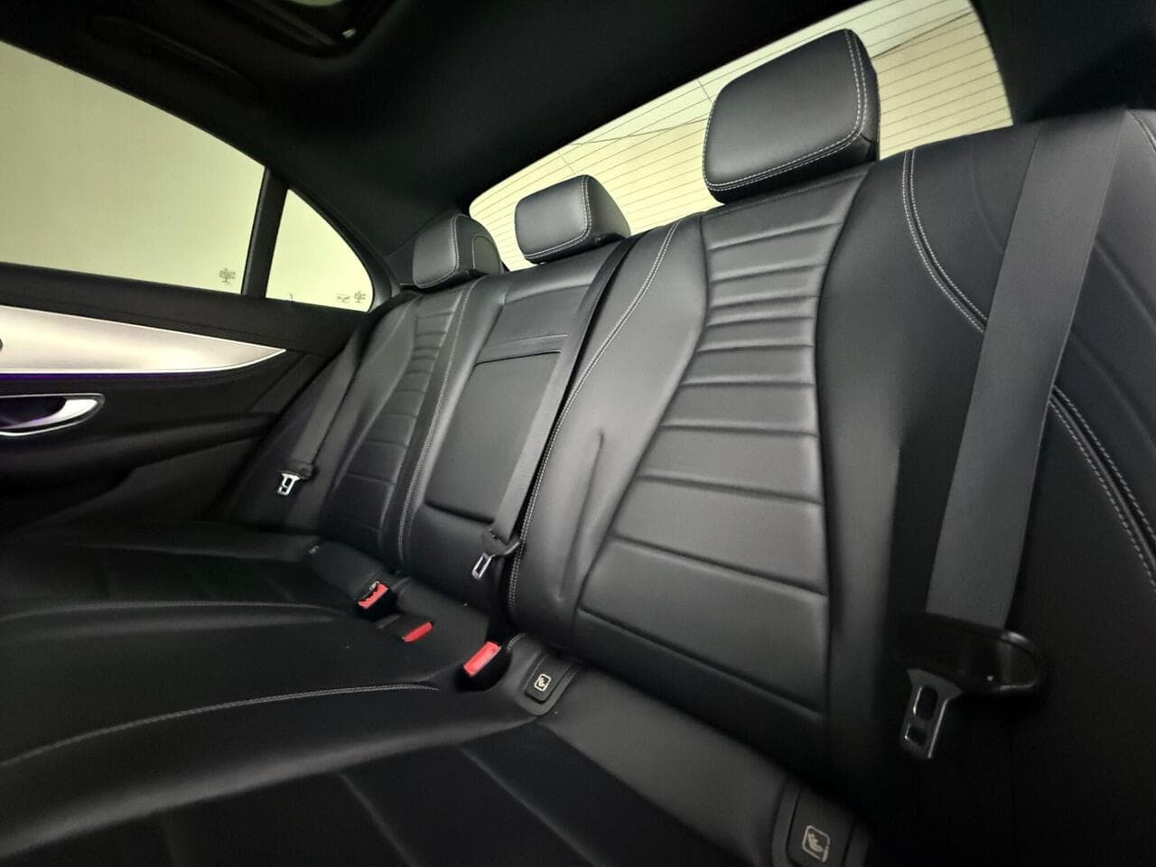 Mercedes-Benz E Class thumbnail Seats Rear
