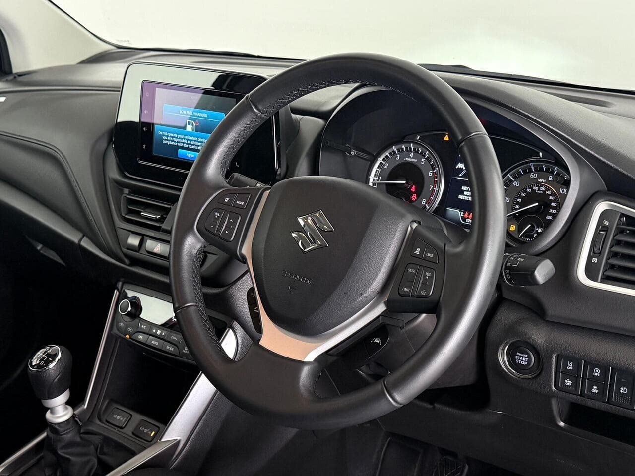Suzuki S-Cross thumbnail Steering Wheel