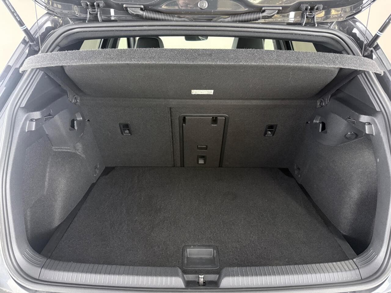 Volkswagen Golf thumbnail Boot