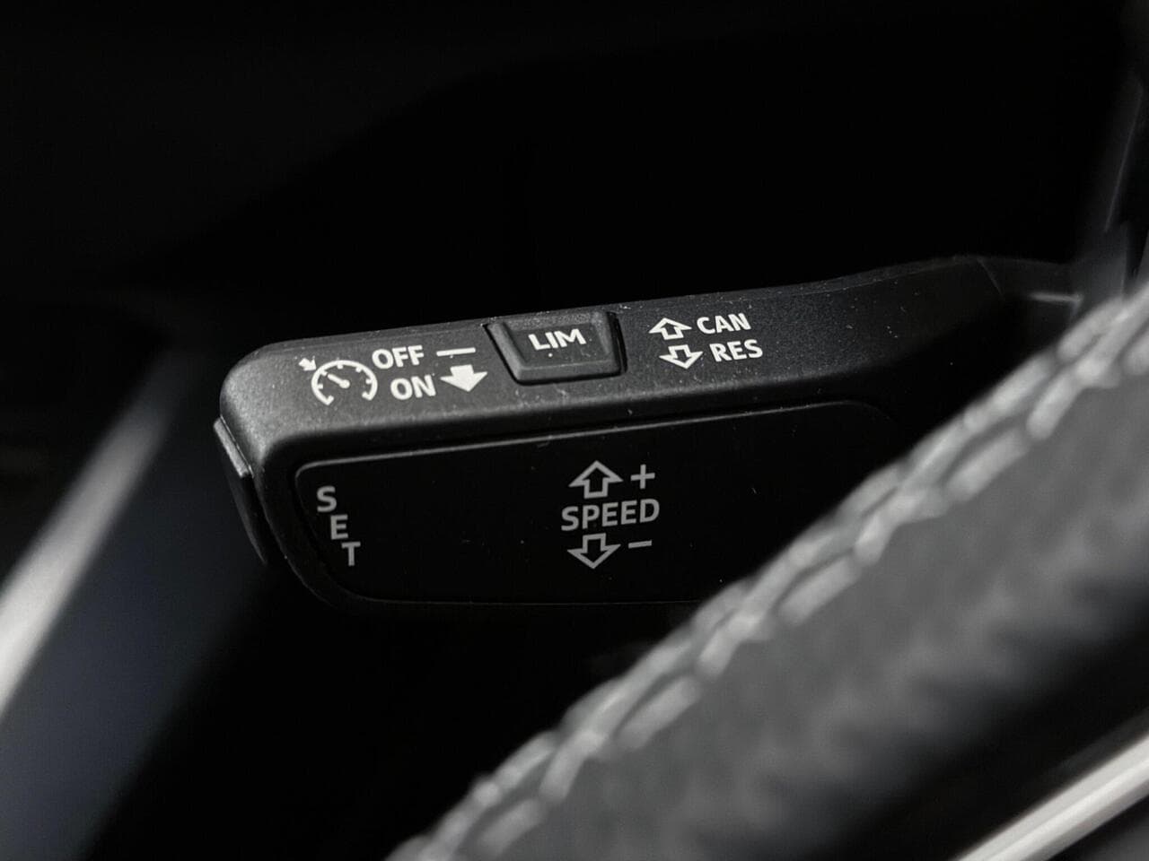 Audi Q2 thumbnail Misc Controls
