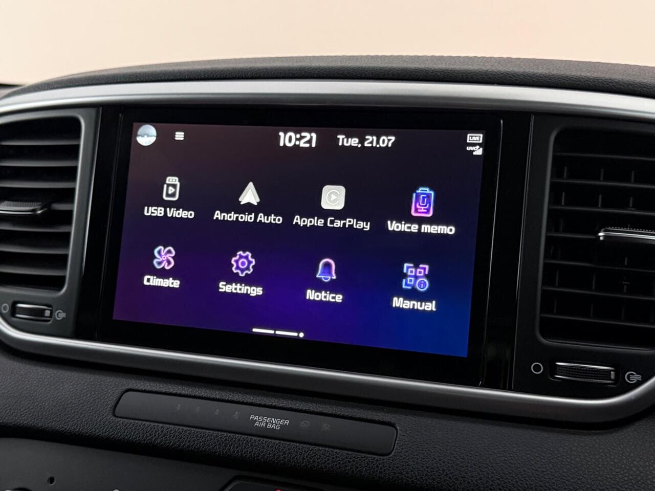 Kia Sportage thumbnail Infotainment System