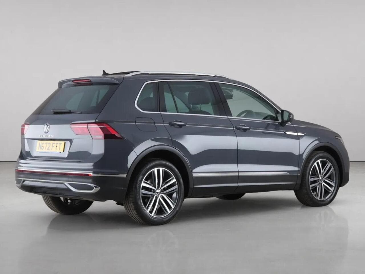 Volkswagen Tiguan thumbnail Rear Right