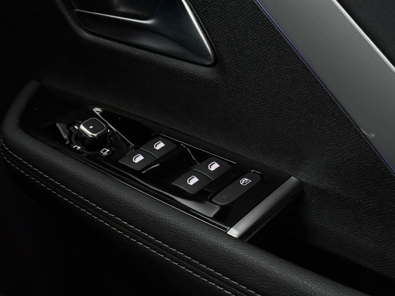 Vauxhall Astra thumbnail Misc Controls
