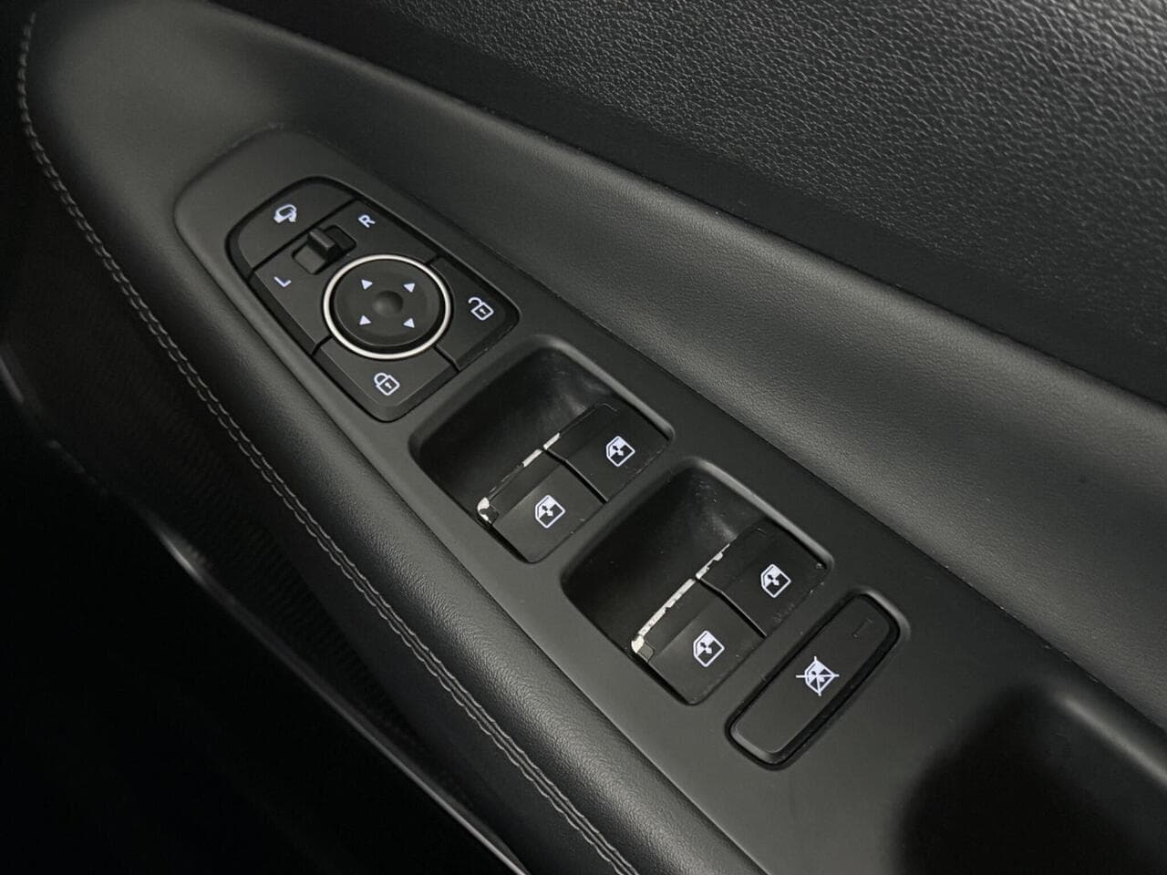 Hyundai Santa Fe thumbnail Misc Controls