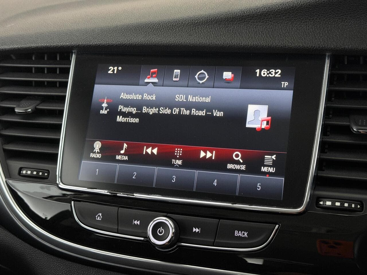 Vauxhall Mokka X thumbnail Infotainment System