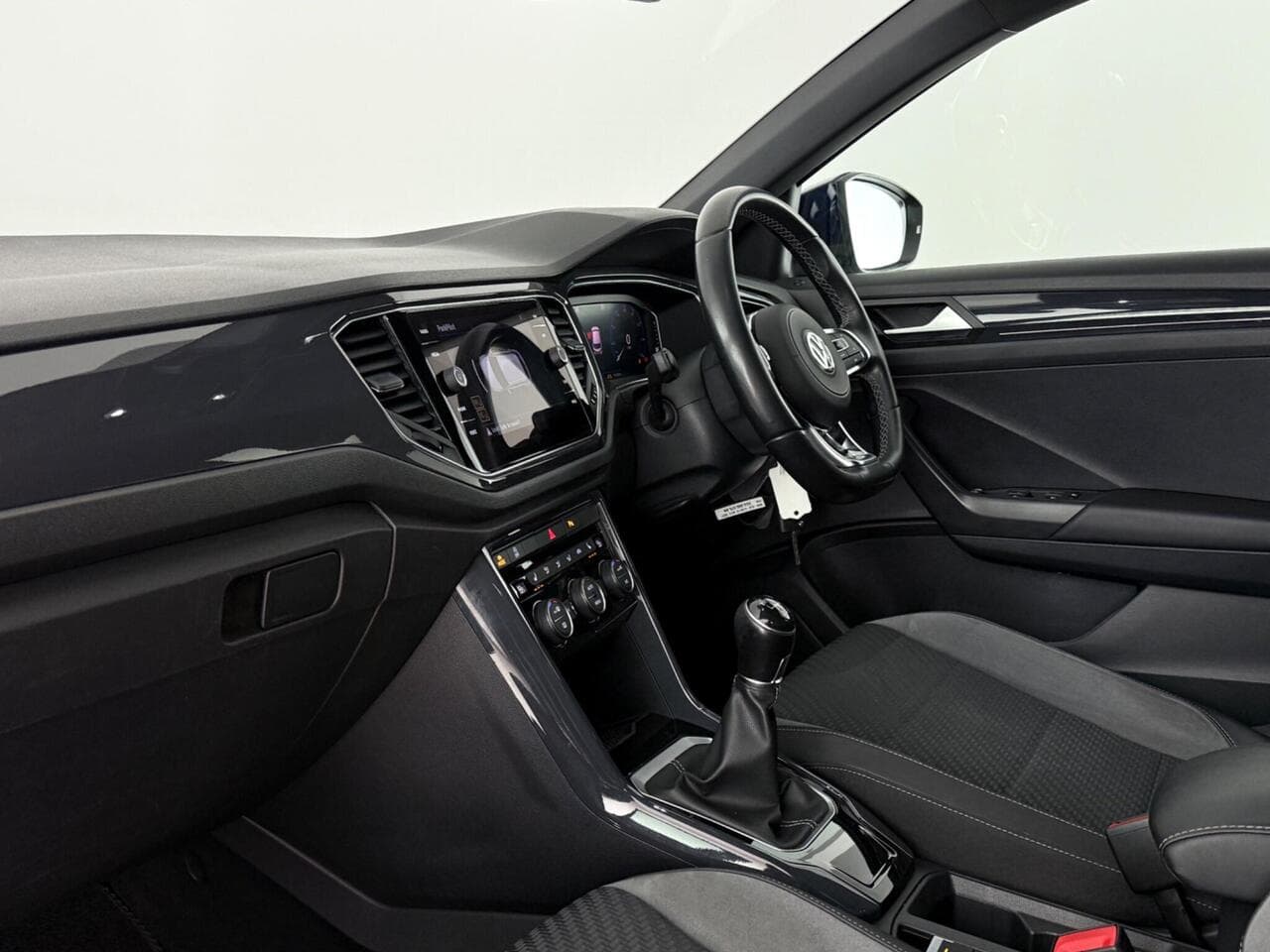 Volkswagen T-Roc thumbnail Interior Front