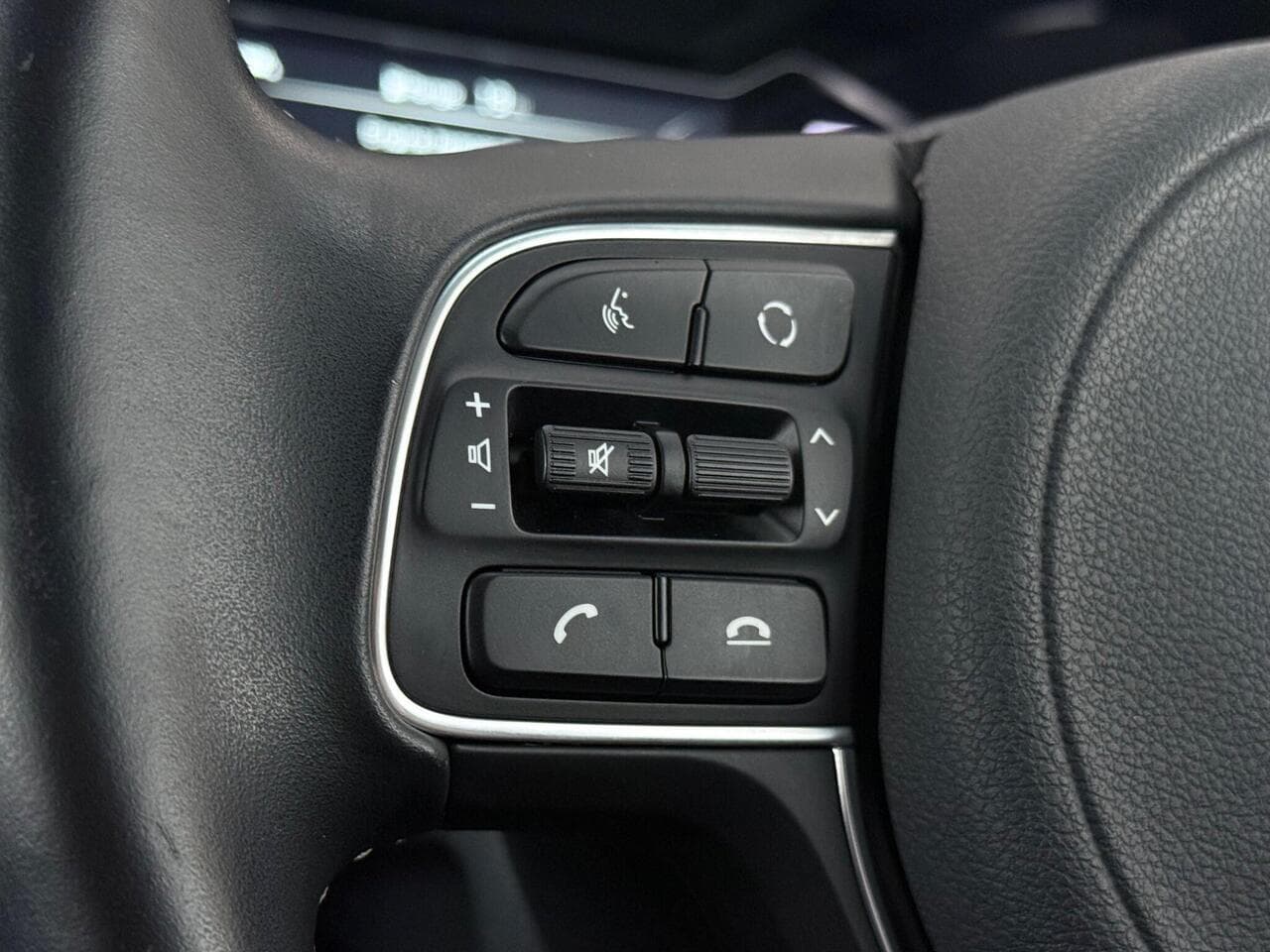 Kia Niro thumbnail Misc Controls