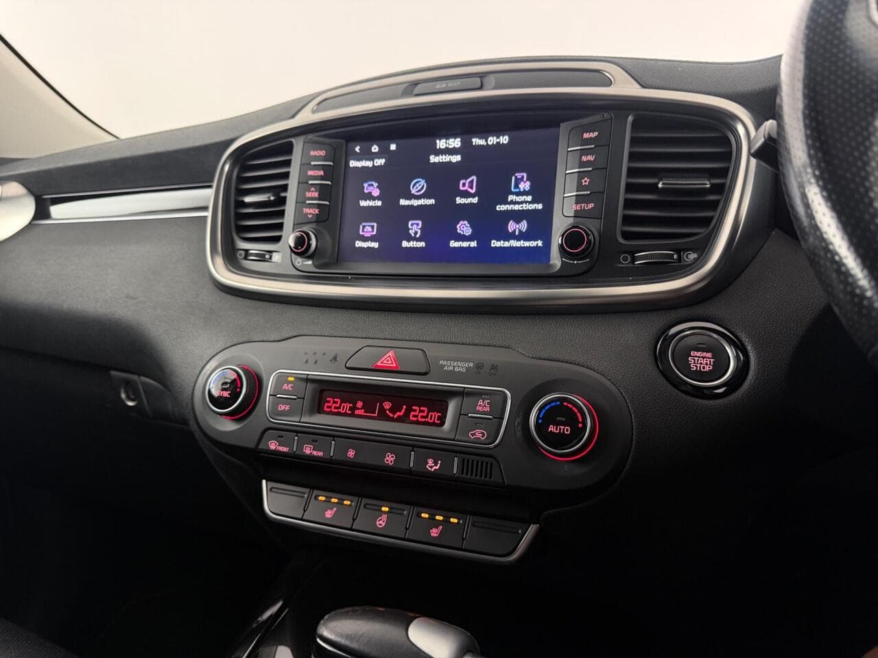 Kia Sorento thumbnail Infotainment System