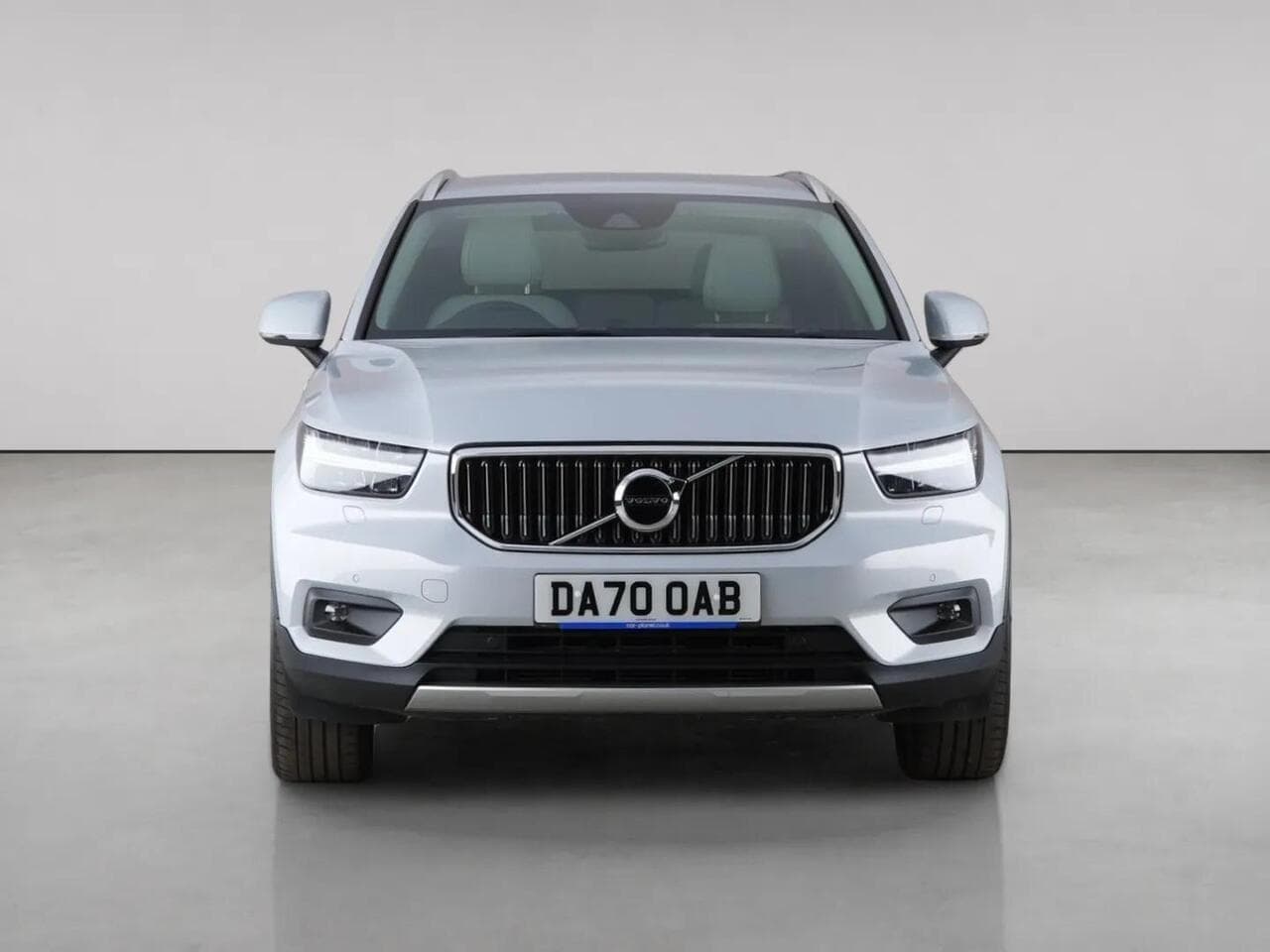 Volvo XC40 thumbnail Front