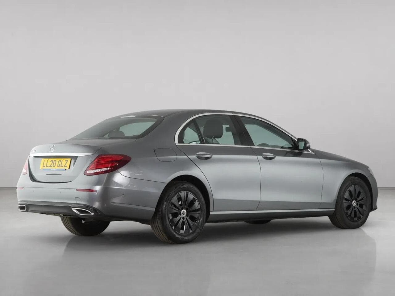 Mercedes-Benz E Class thumbnail Rear Right