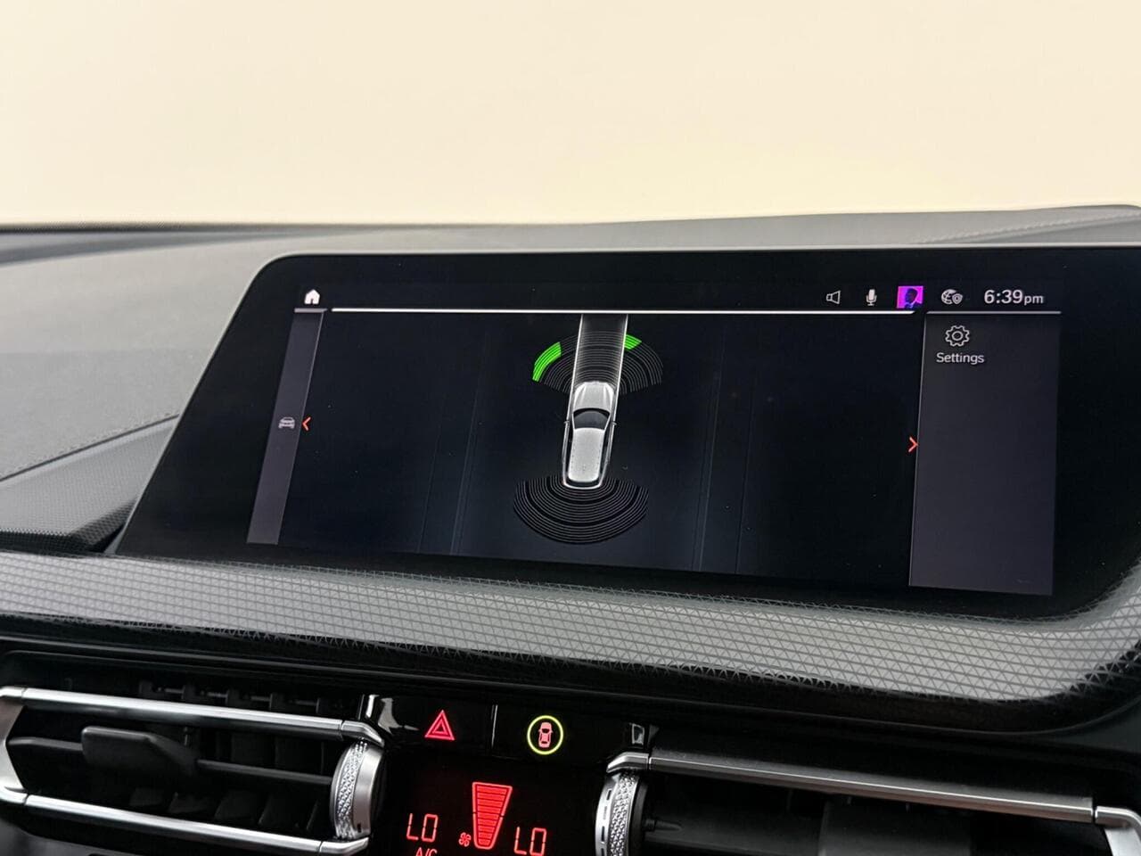 BMW 1 Series thumbnail Infotainment System