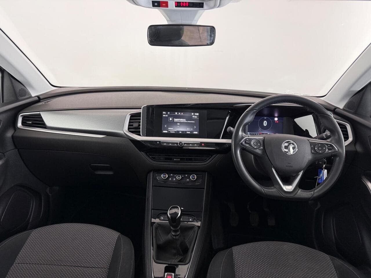 Vauxhall Grandland thumbnail Interior Front