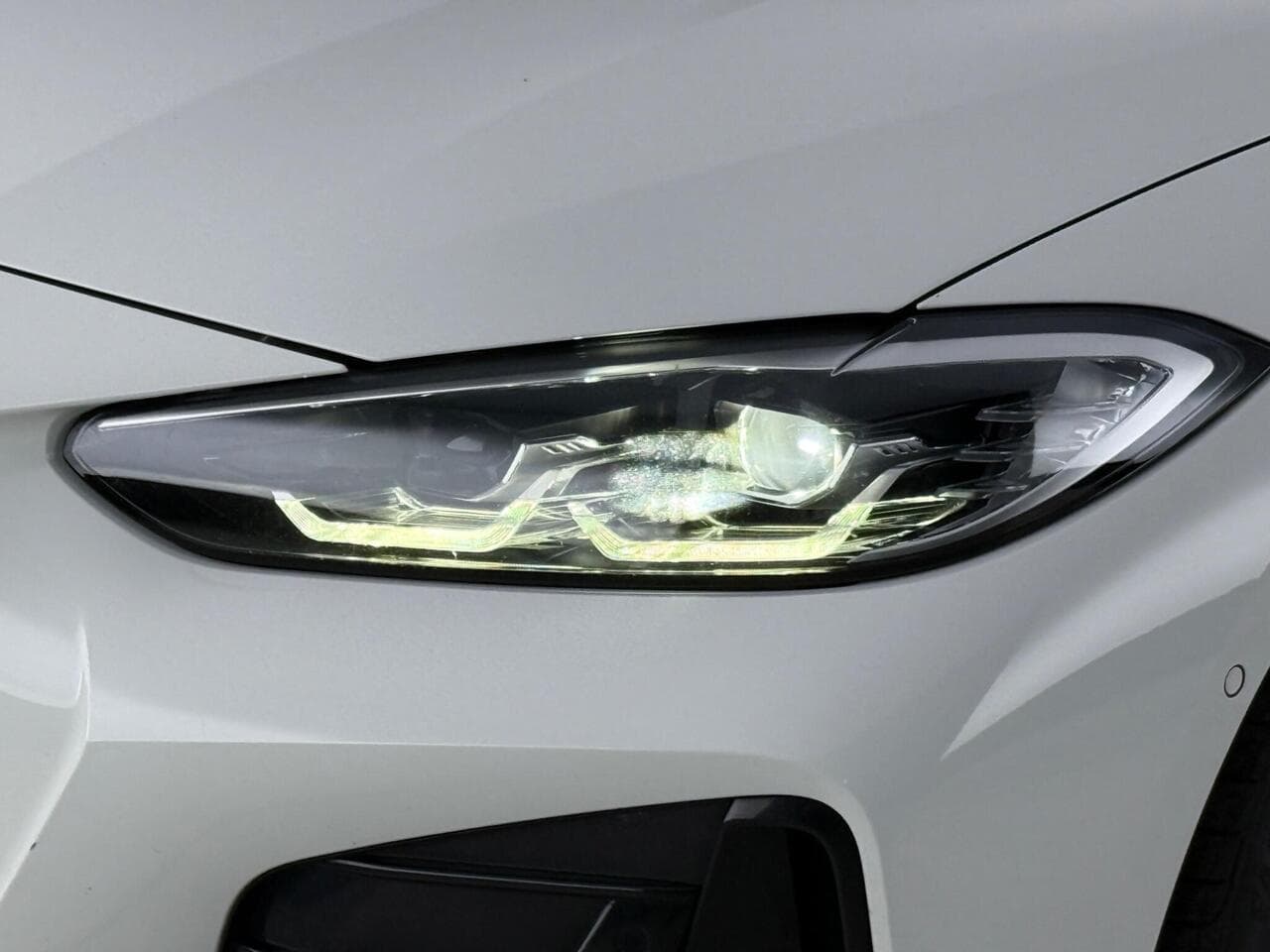 BMW 4 Series thumbnail Lights Front