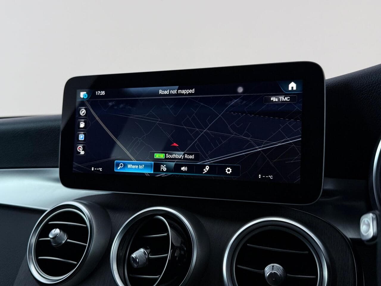 Mercedes-Benz GLC thumbnail Infotainment System