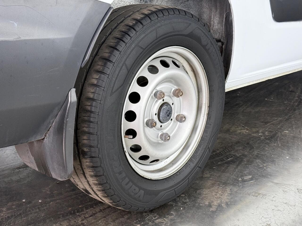 Ford Transit Custom thumbnail Wheel