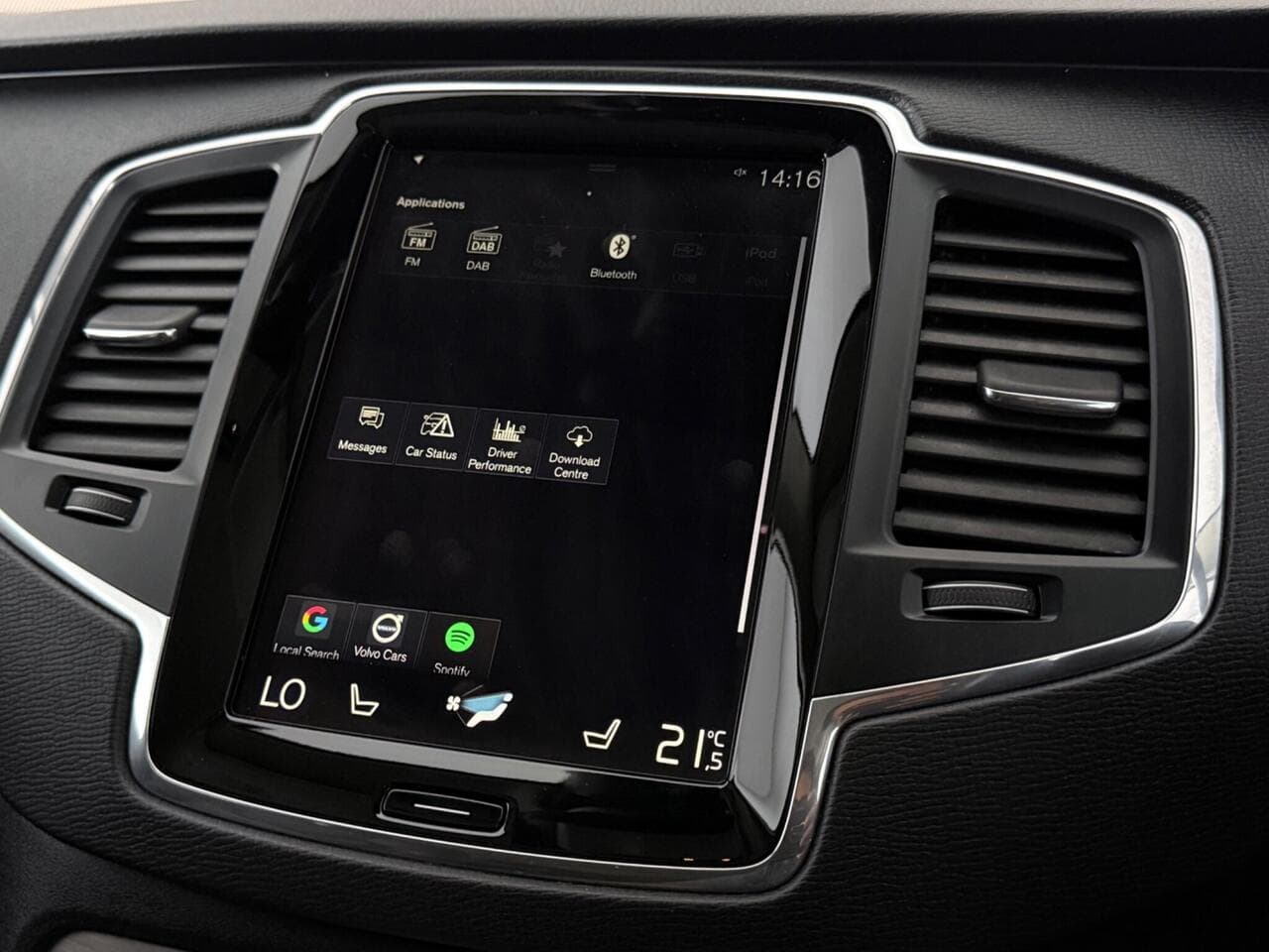 Volvo XC90 thumbnail Infotainment System