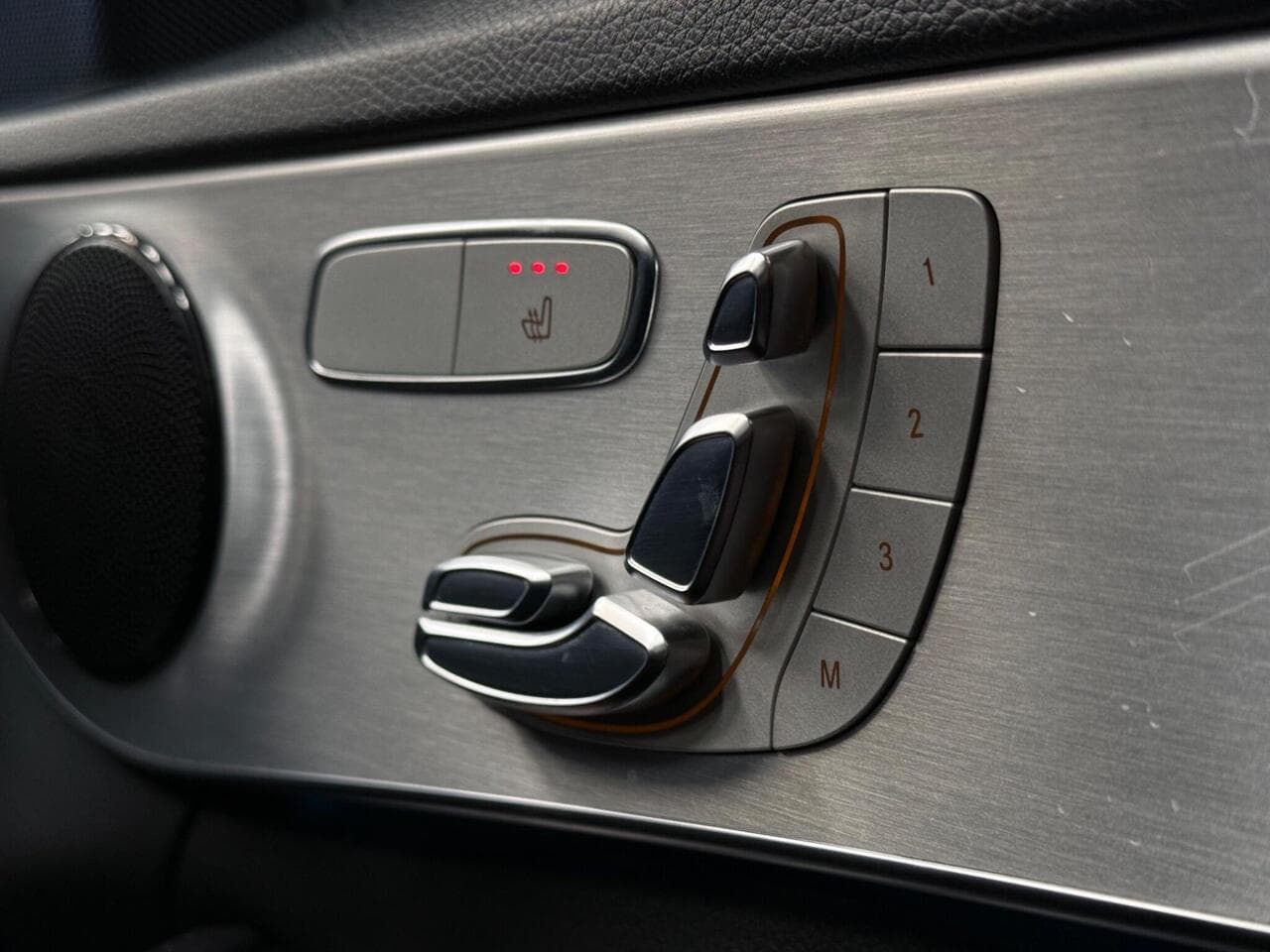 Mercedes-Benz C Class thumbnail Misc Controls