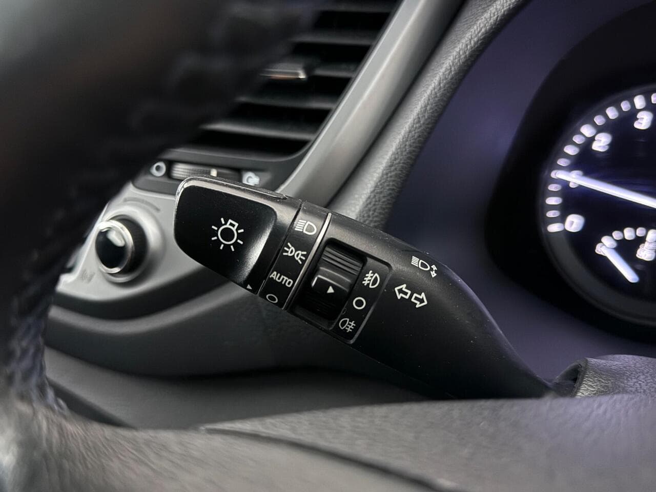 Hyundai TUCSON thumbnail Misc Controls