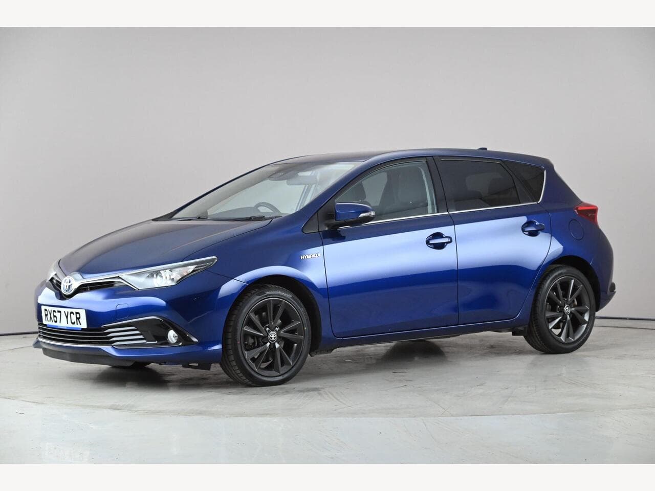 Toyota Auris thumbnail Front Left