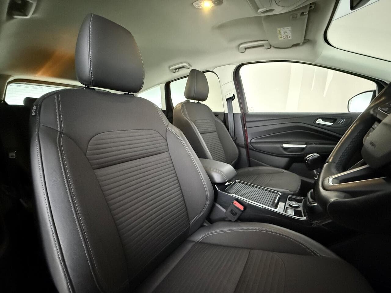 Ford Kuga thumbnail Seat Driver