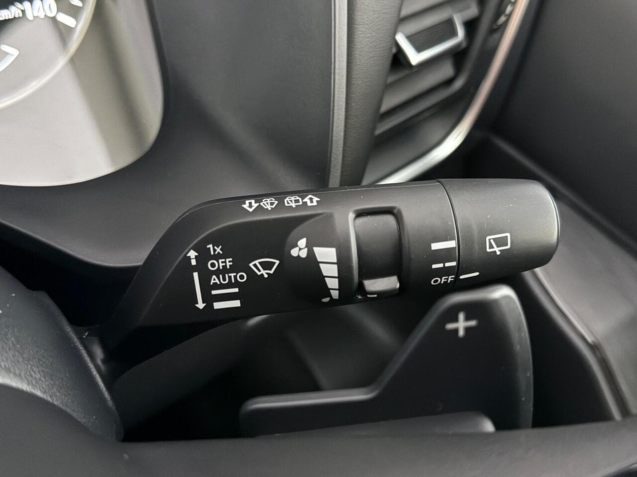 Nissan Qashqai thumbnail Misc Controls
