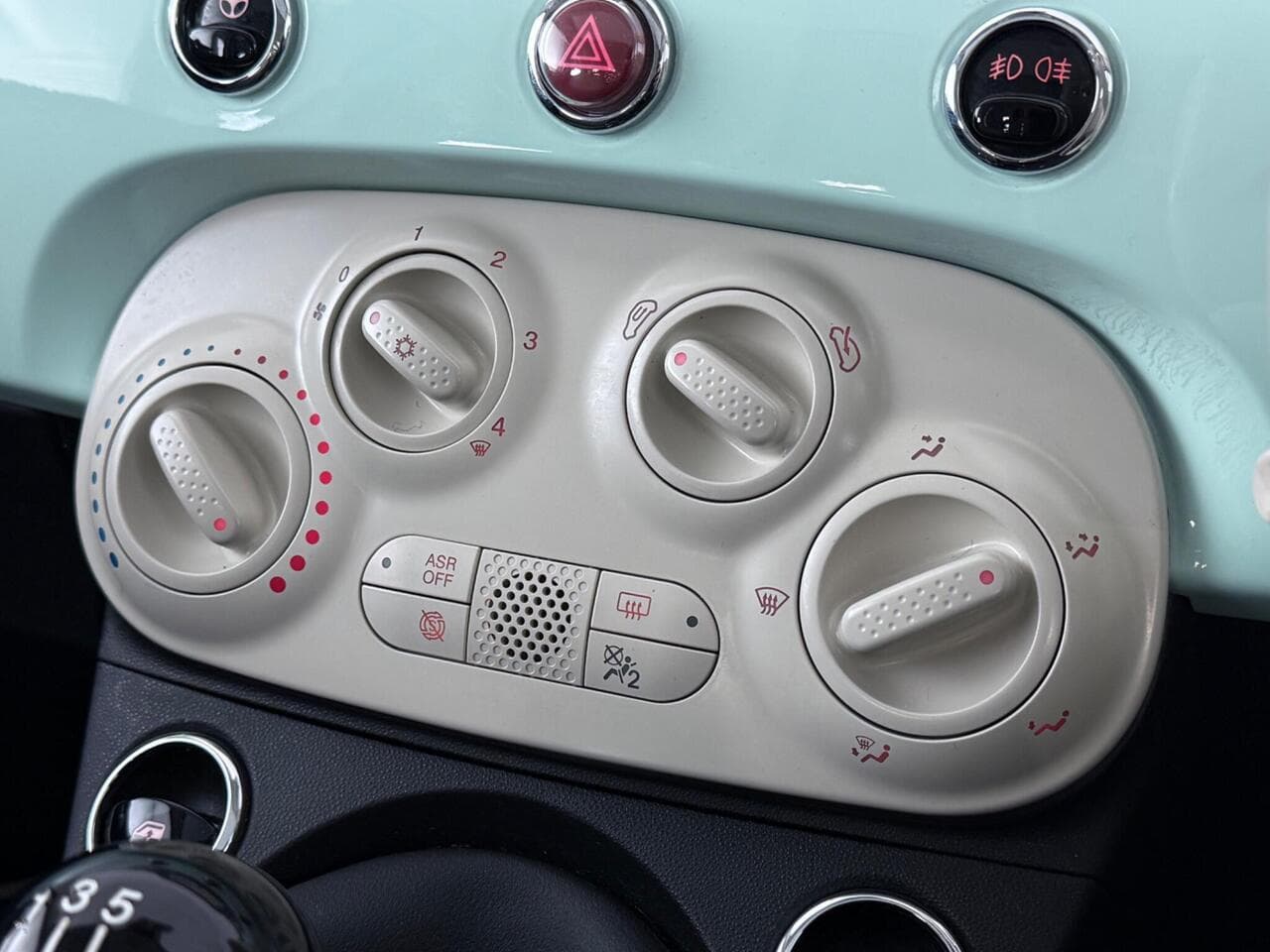 Fiat 500 thumbnail Interior Front