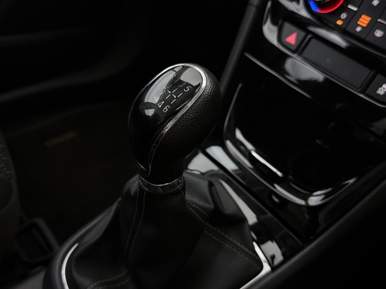 Vauxhall Mokka X thumbnail Interior Front
