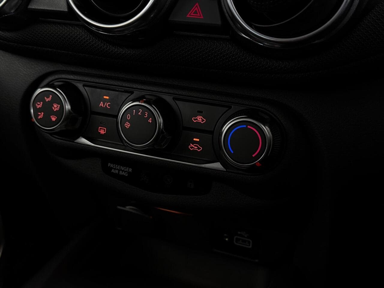 Nissan Juke thumbnail Misc Controls