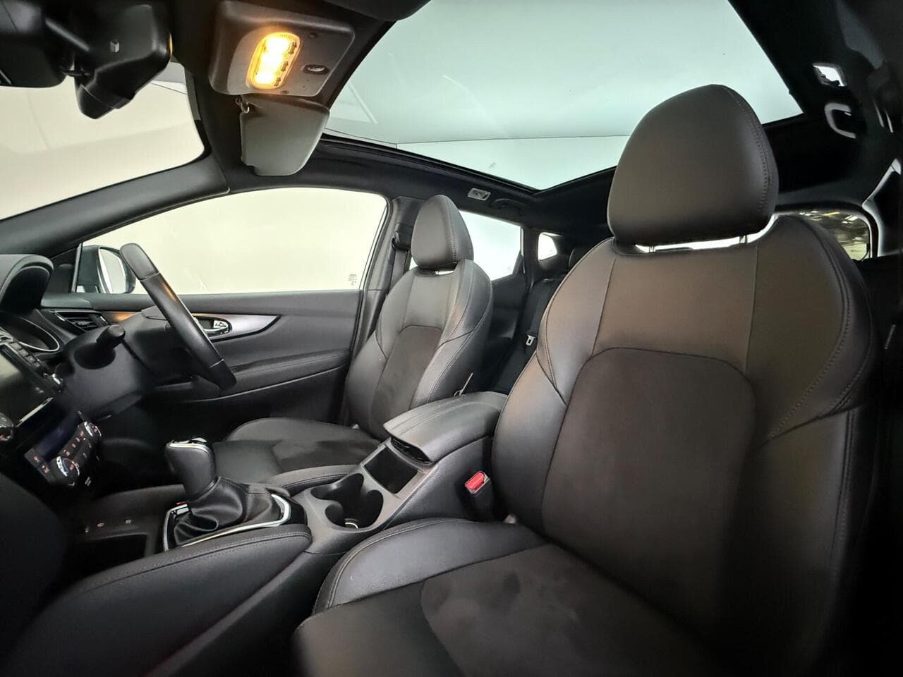 Nissan Qashqai thumbnail Seat Front Passenger