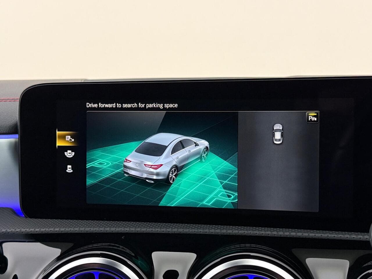 Mercedes-Benz CLA thumbnail Infotainment System