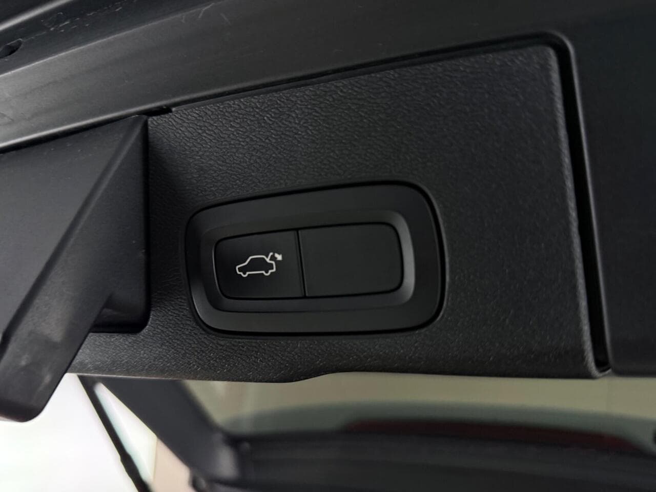 Volvo XC60 thumbnail Misc Controls