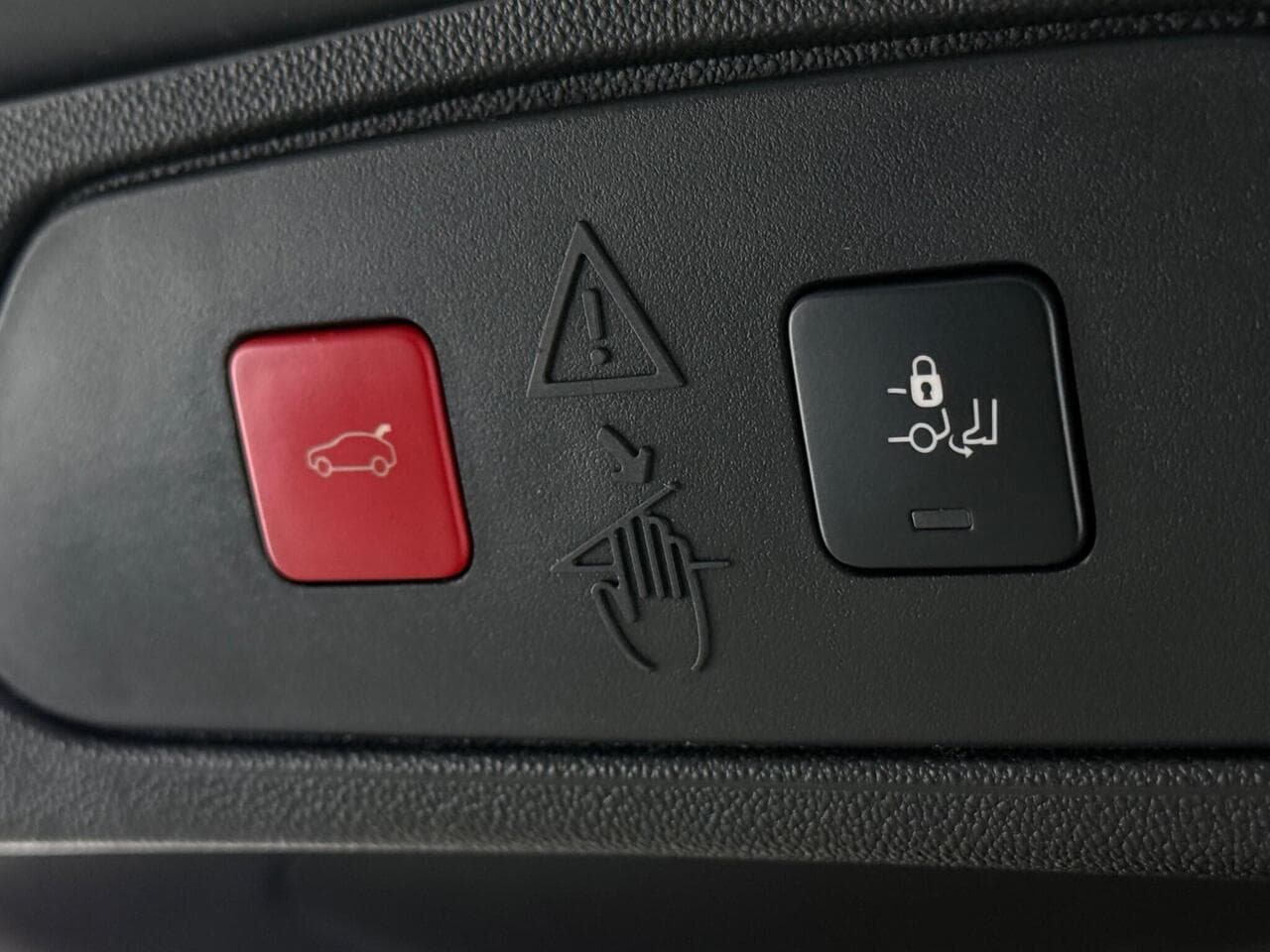 Vauxhall Grandland thumbnail Misc Controls