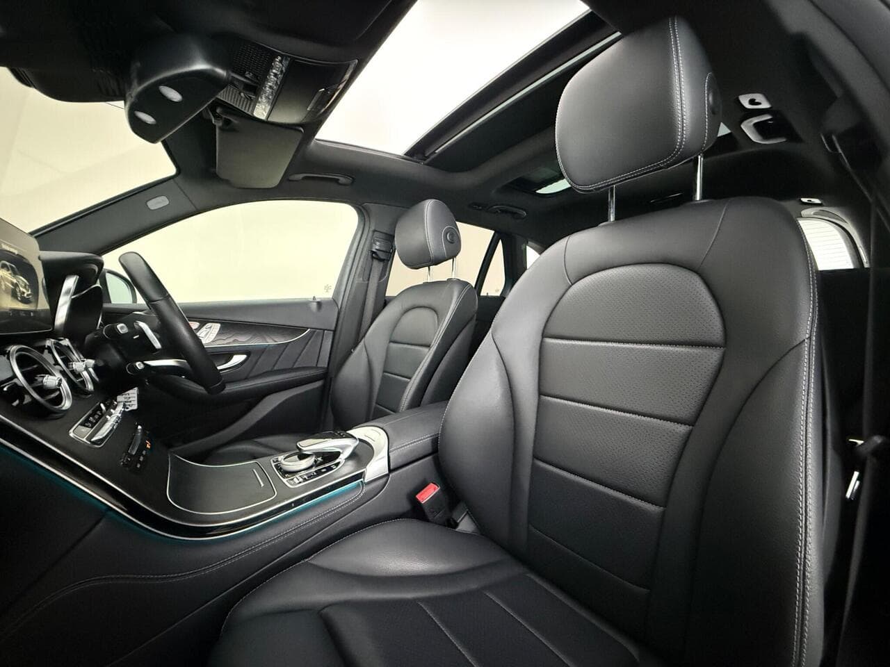 Mercedes-Benz GLC thumbnail Seat Front Passenger