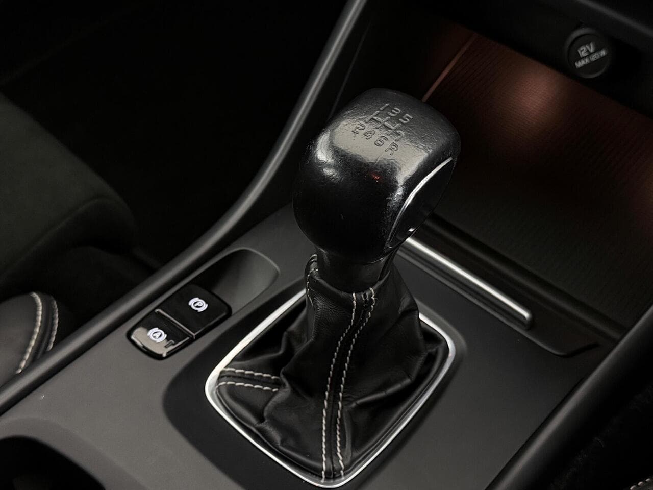 Volvo XC40 thumbnail Interior Front